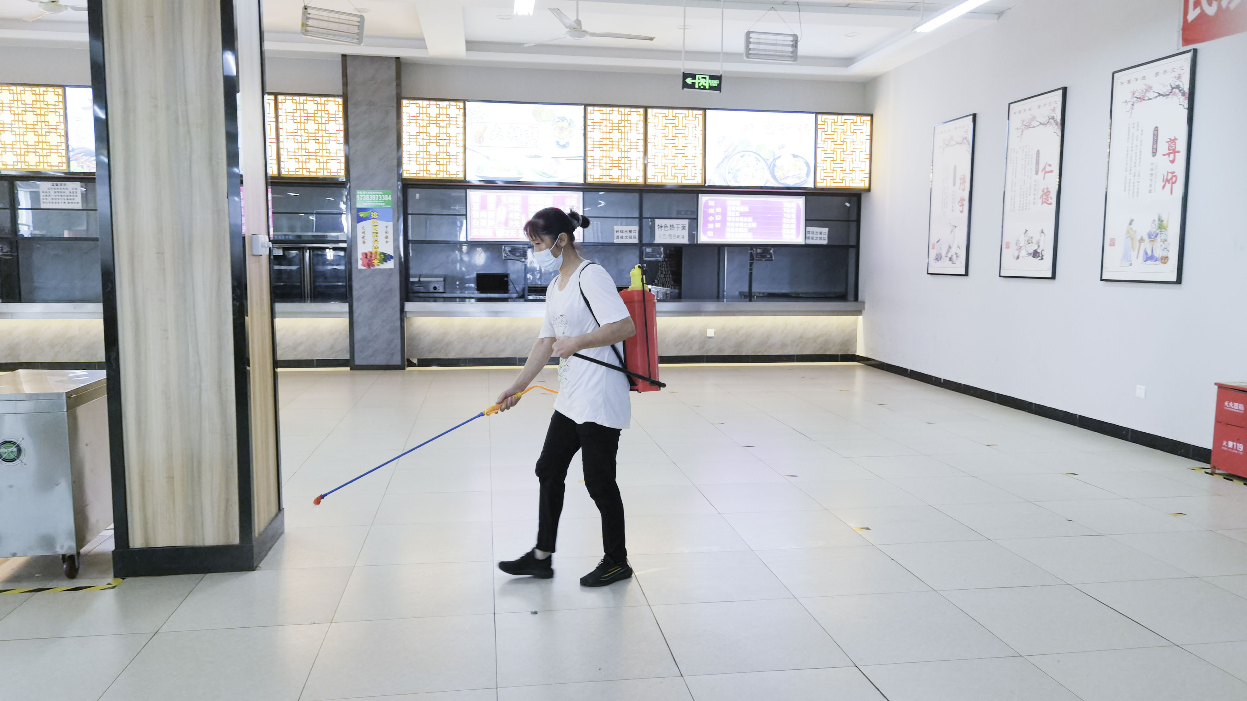 我校開展秋季學(xué)期開學(xué)前疫情防控演練